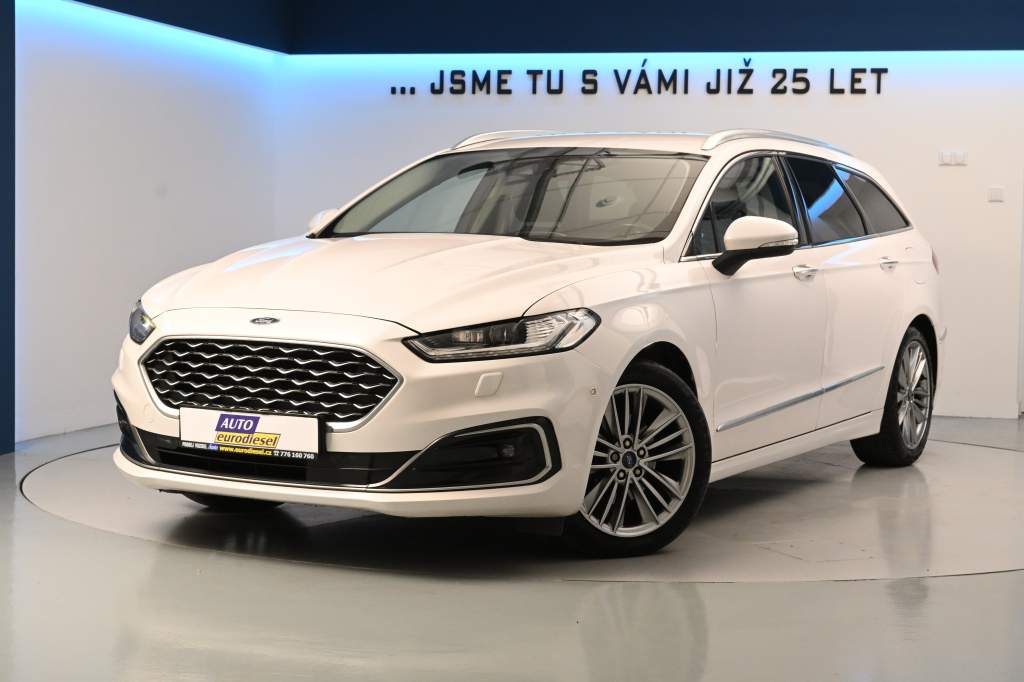Mondeo 2.0 VIGNALE 140 KW LED ACC Masáž tažné Webasto 8AT