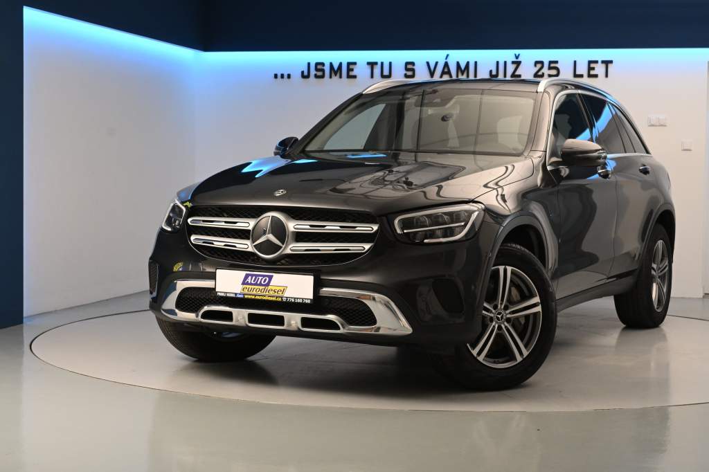 GLC 2.0 300 E 4MATIC 9G-TRONIC LED Tažné Kamera