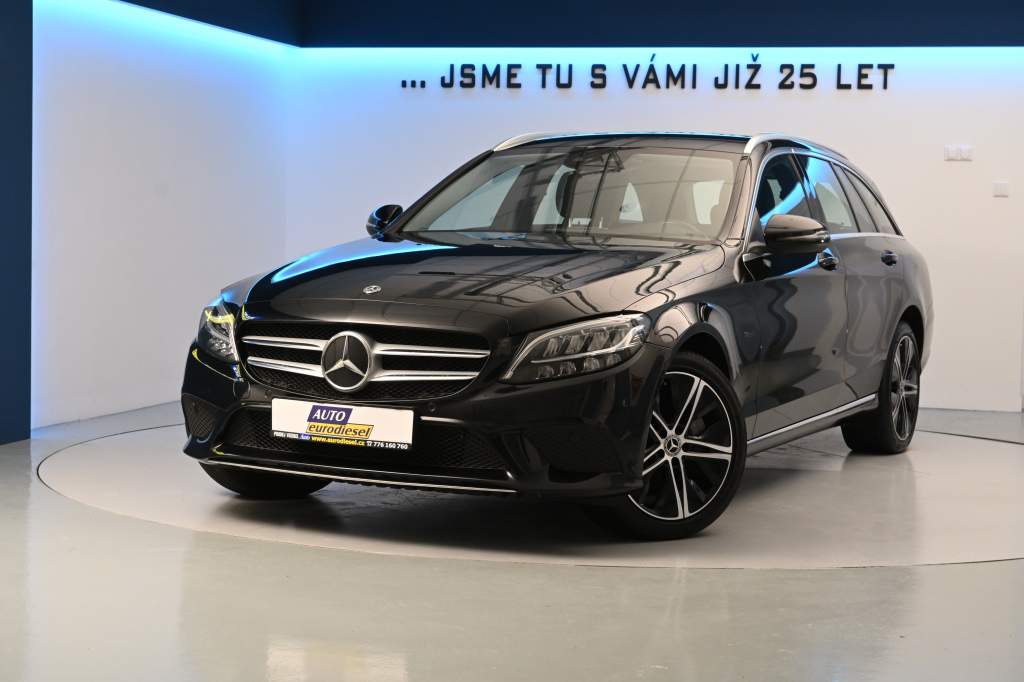 Třídy C 2.0 300 DE T 9G-TRONIC LED Tažné Kamera