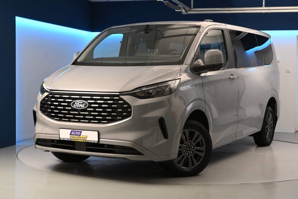 Tourneo Custom 2.0 320 L1H1 8 Míst TITANIUM X LED Tažné Kamera