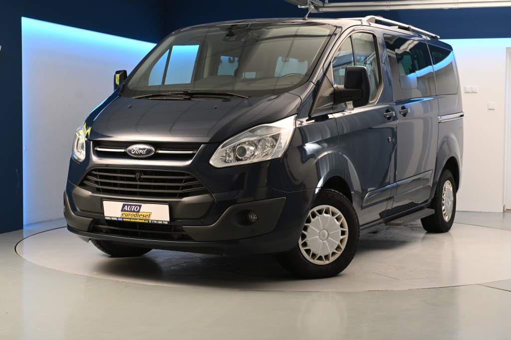 Tourneo Custom 2.2 L1H1 8 Míst klima kamera 114 KW