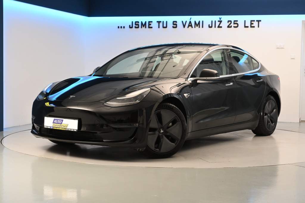 Tesla Model 3 AWD DUALMOTOR 350 KW LED Kamera