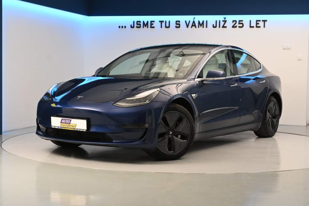 Tesla Model 3 AWD DUALMOTOR 350 KW LED 360 Kamera Tažné
