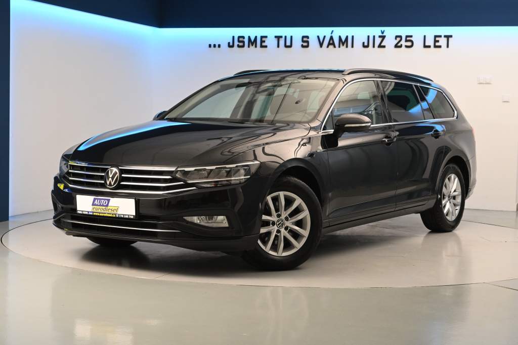 Passat 2.0 LED ACC Tažné Masáž SCR Business