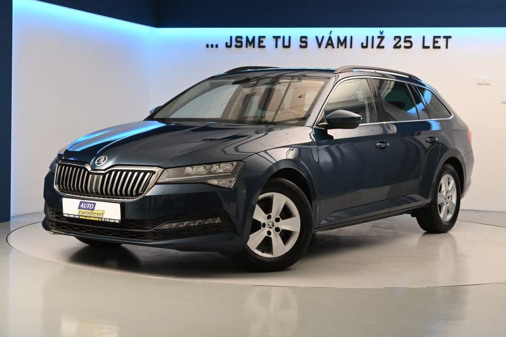 Superb 2.0 LED DSG ACC Virtual Kamera Tažné