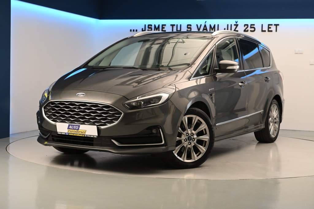 S-MAX 2.0 VIGNALE 4x4 7 Míst LED ACC Tažné WEBASTO 8AT