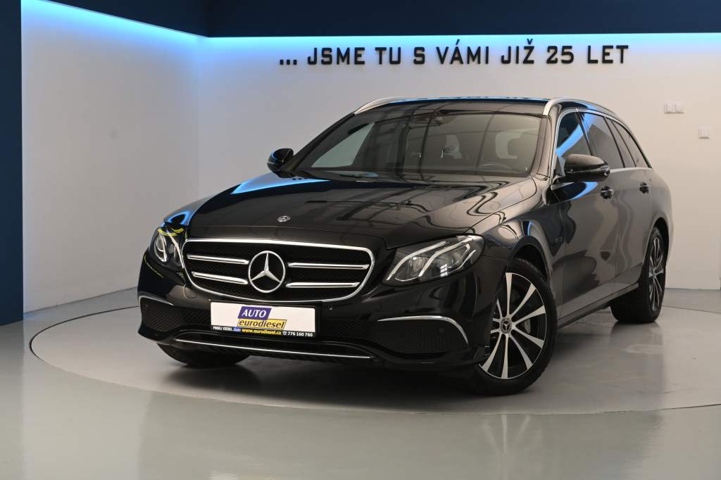 Třídy E E300 9G-TRONIC Avantgarde LED Tažné